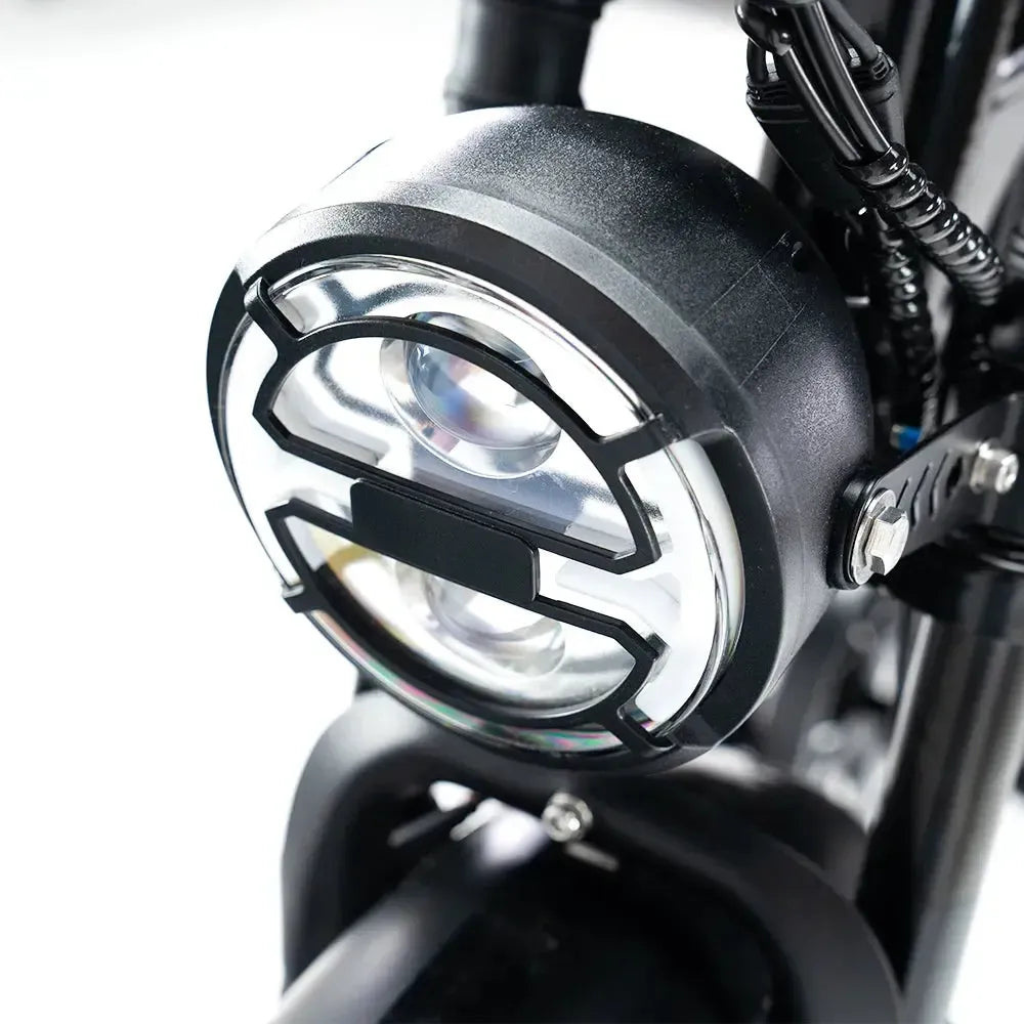 OUXI C90 - Zwart (incl. voetsteuntjes, achterzitje & alarm)OUXI C90 - Zwart (incl. voetsteuntjes, achterzitje & alarm)