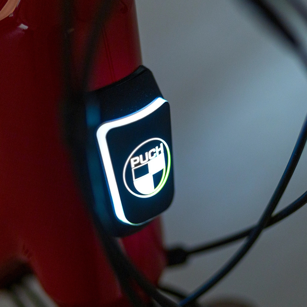 PUCH E-Modern N7 | Signal Red GlossyPUCH E-Modern N7 | Signal Red Glossy
